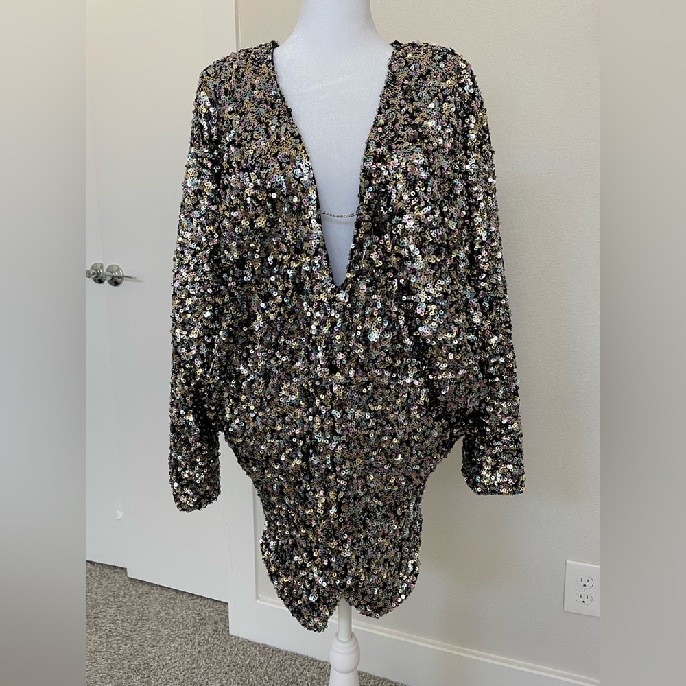 ASTR the Label Bat-Wing Sequin Mini Dress - Picture 4 of 7